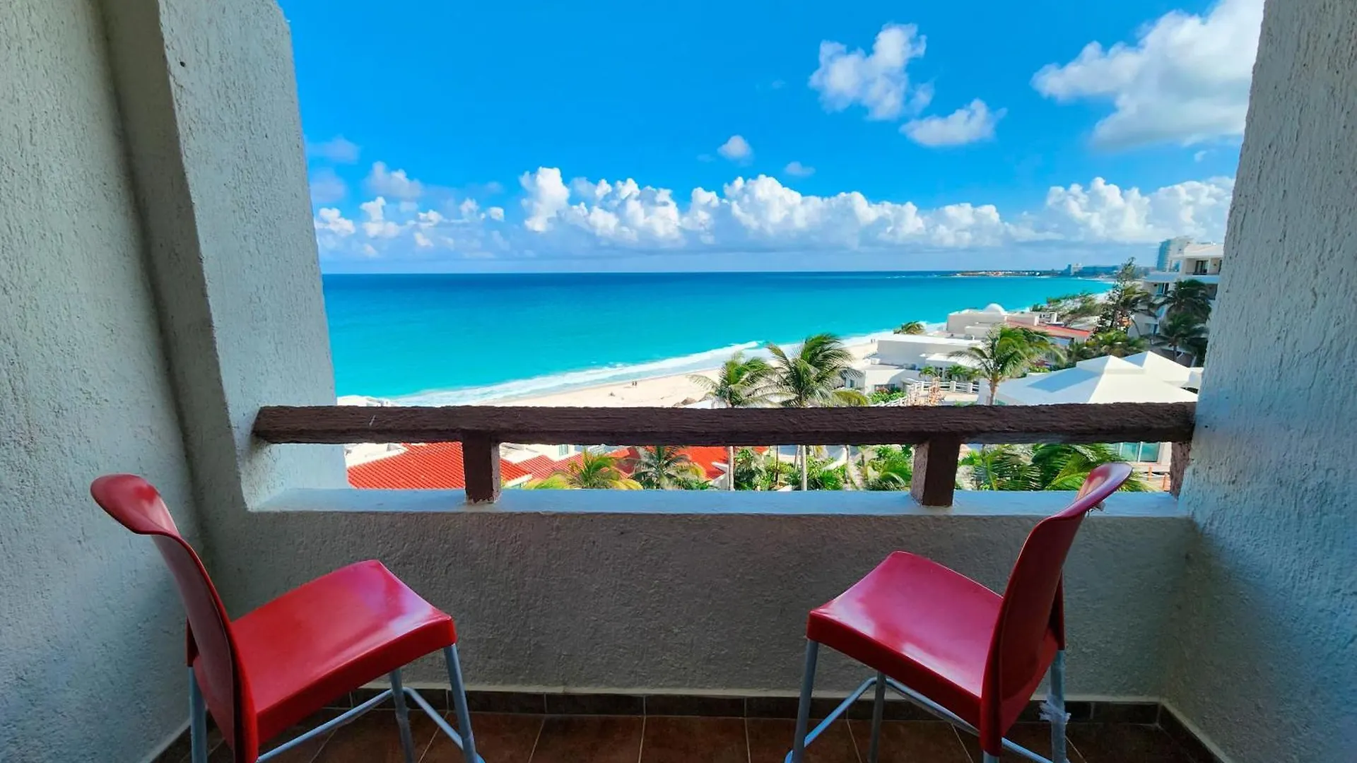 Beachfront Apartments Cancún