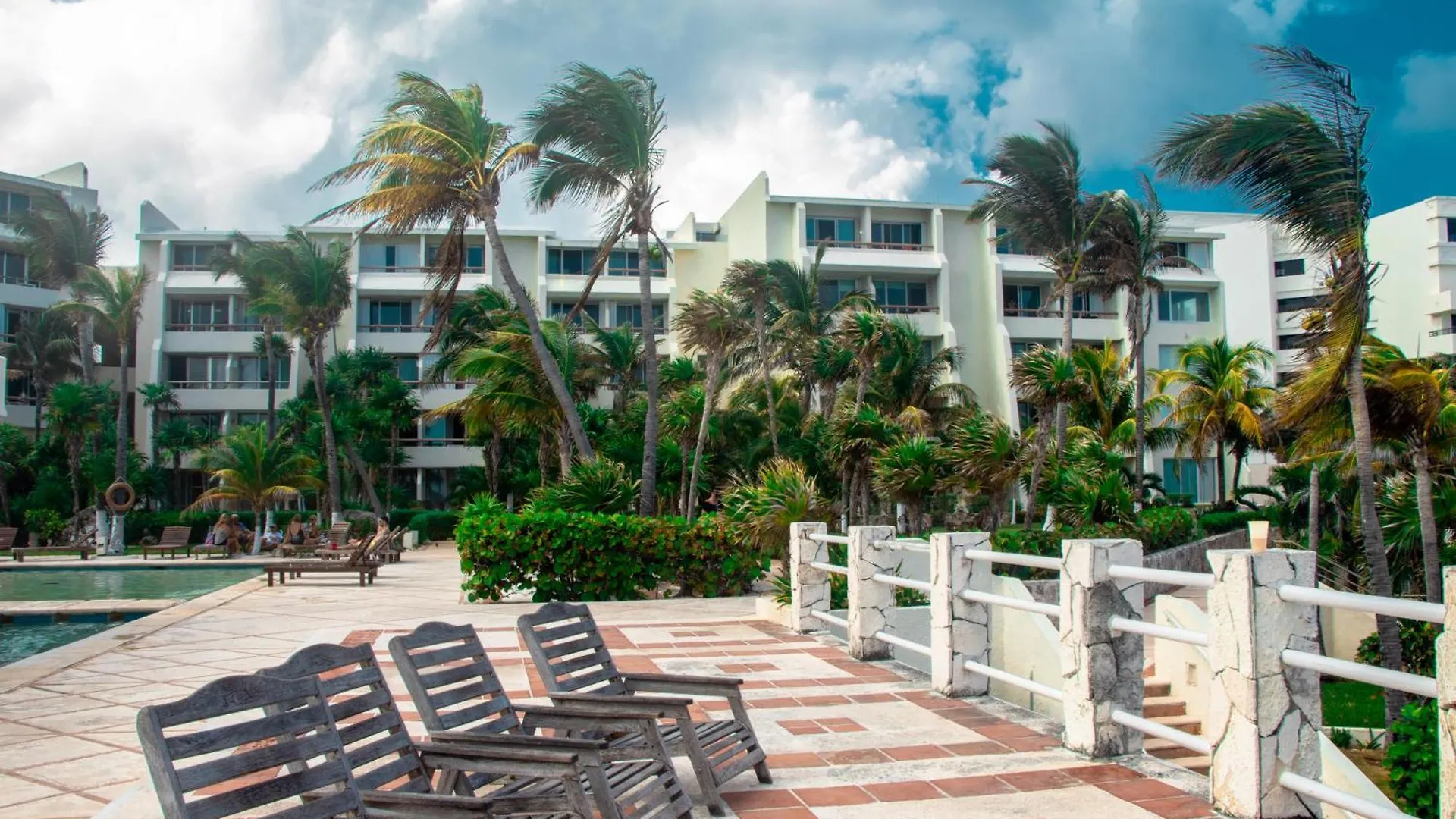 Beachfront Apartments Cancún 0*,