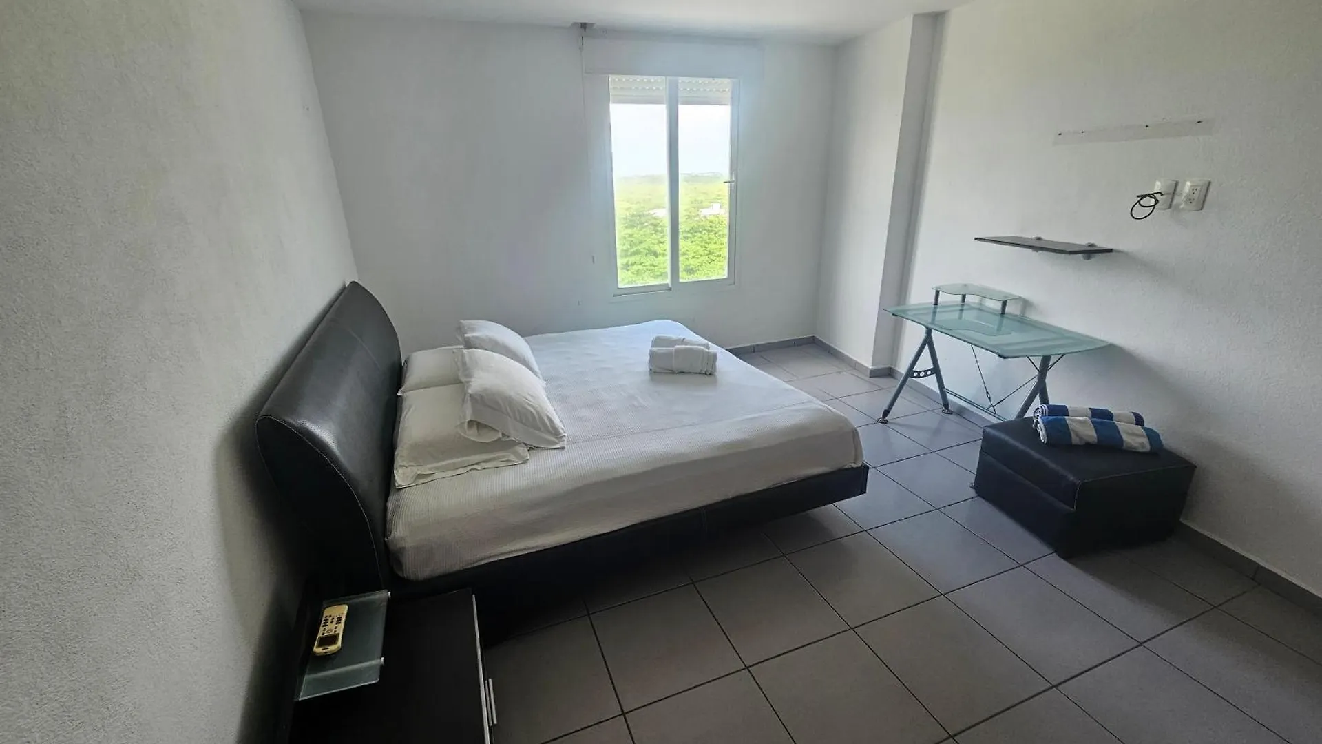 Beachfront Apartments Cancún