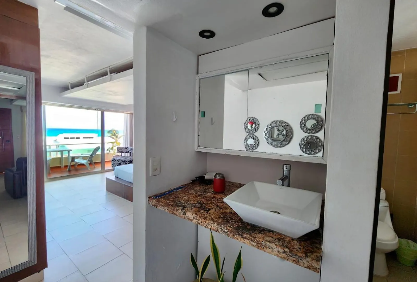 Beachfront Apartments Cancun