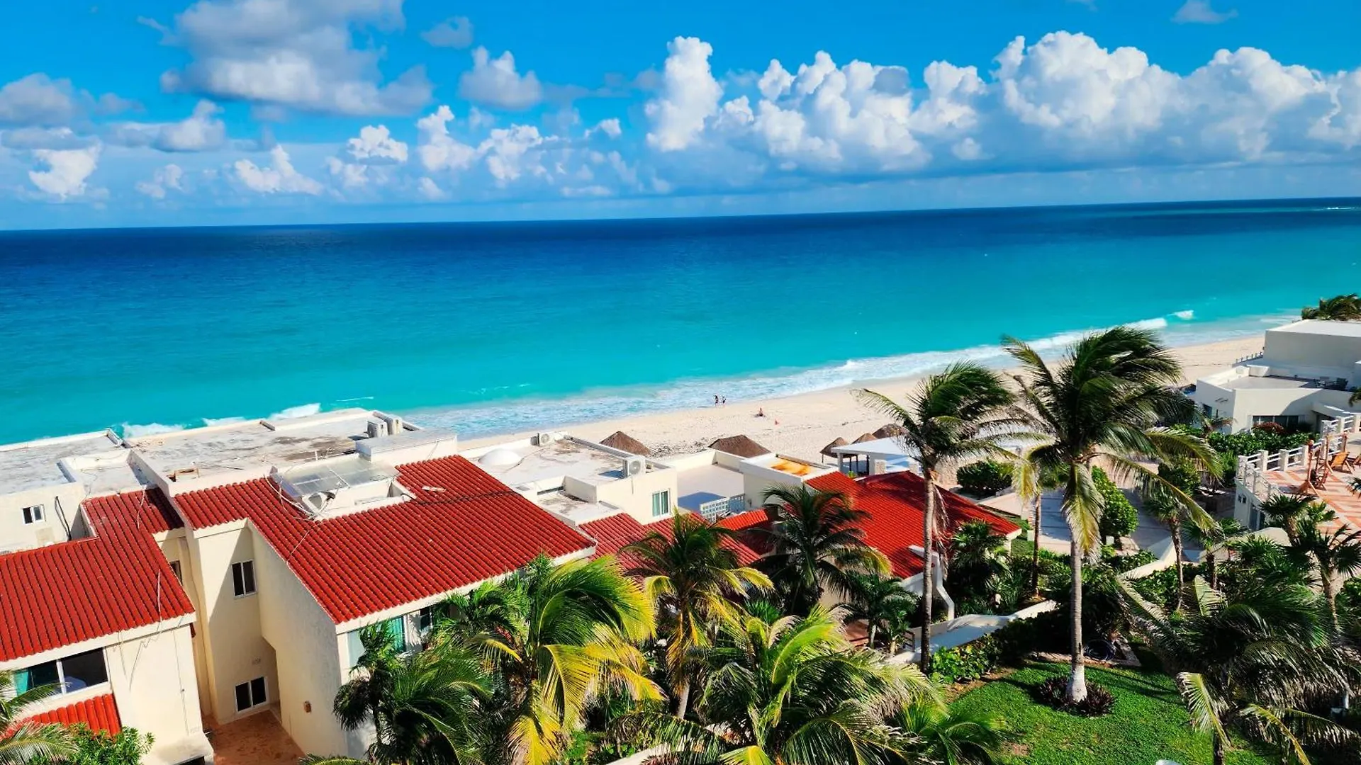 Beachfront Apartments Cancun