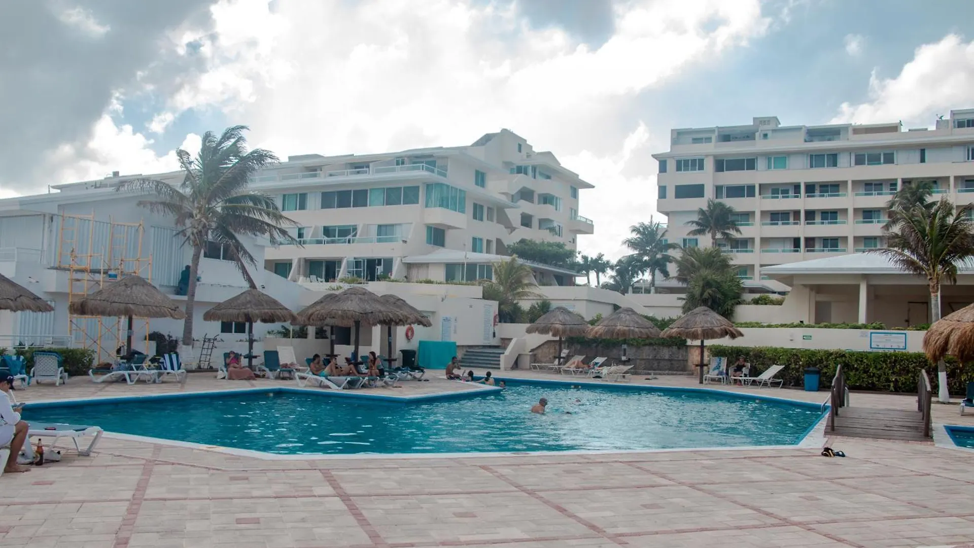 Beachfront Apartments Cancun