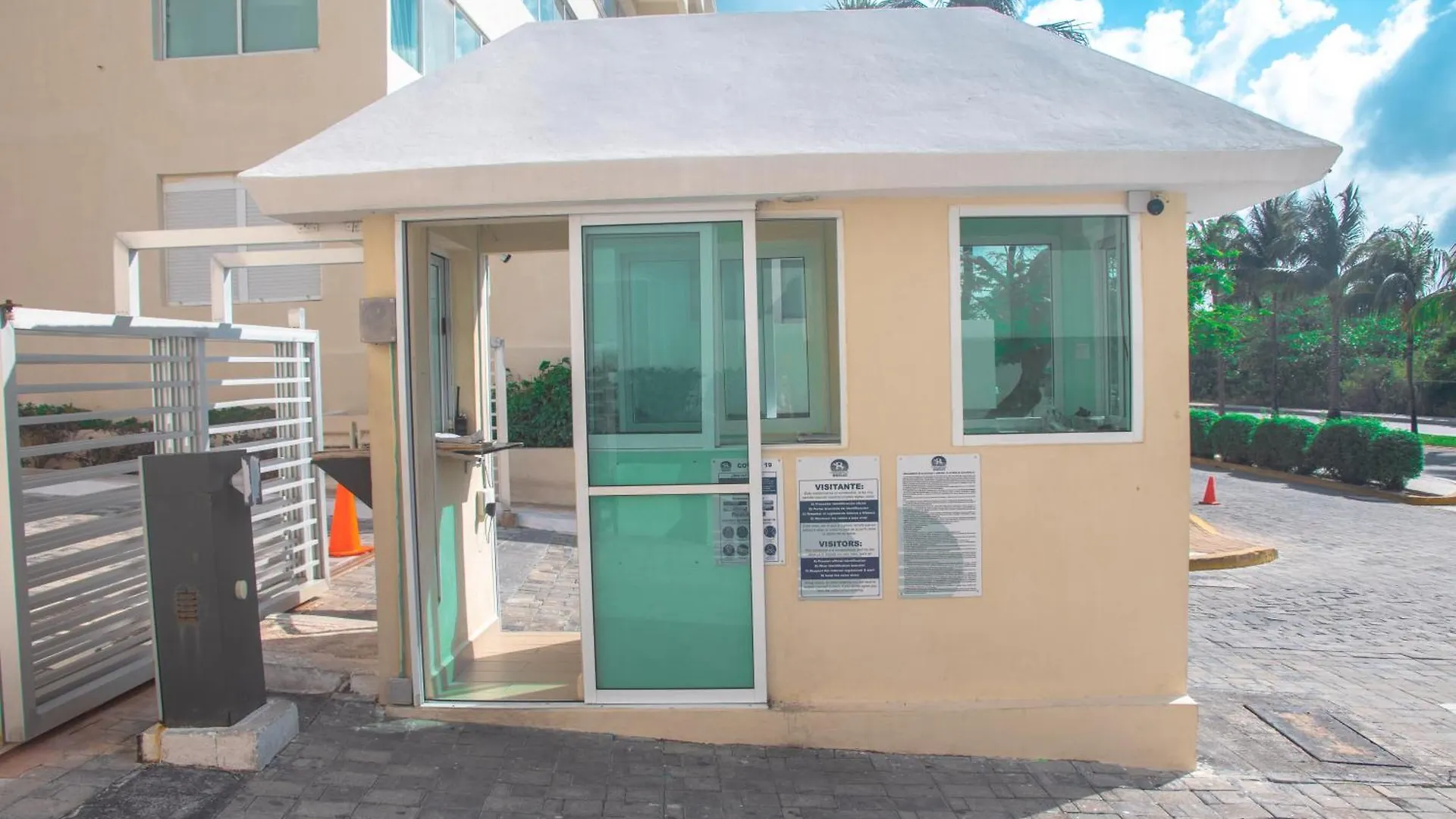 Beachfront Apartments Cancun