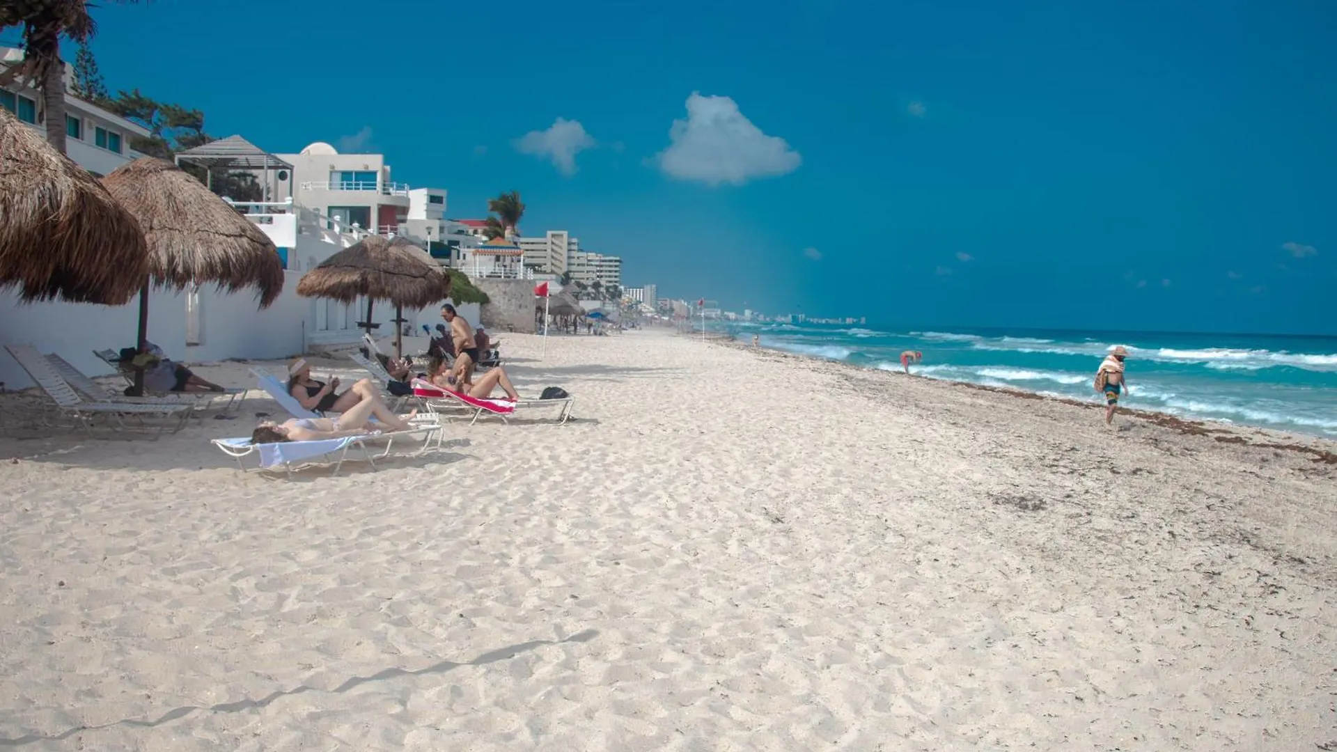 Beachfront Apartments Cancun