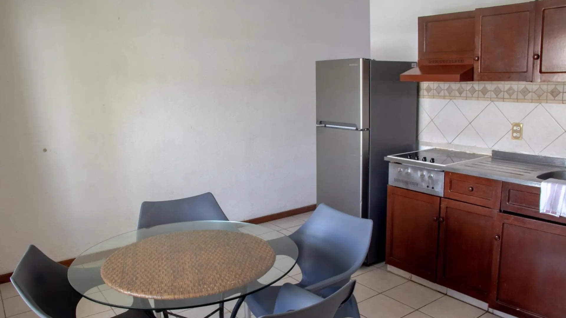 Beachfront Apartments Cancun