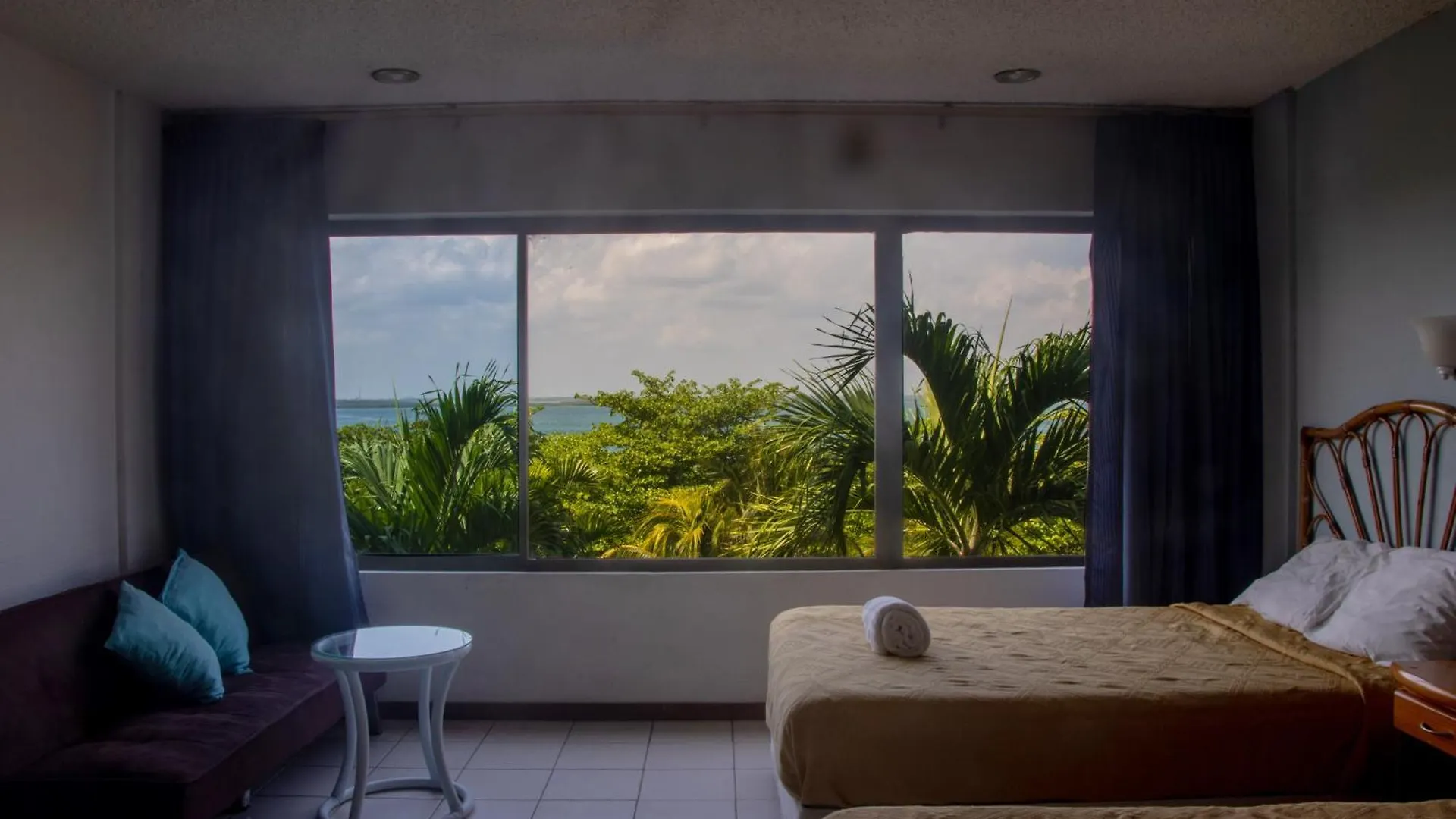 Beachfront Apartments Cancun