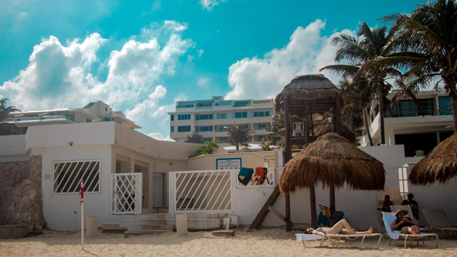 Beachfront Apartments Cancun