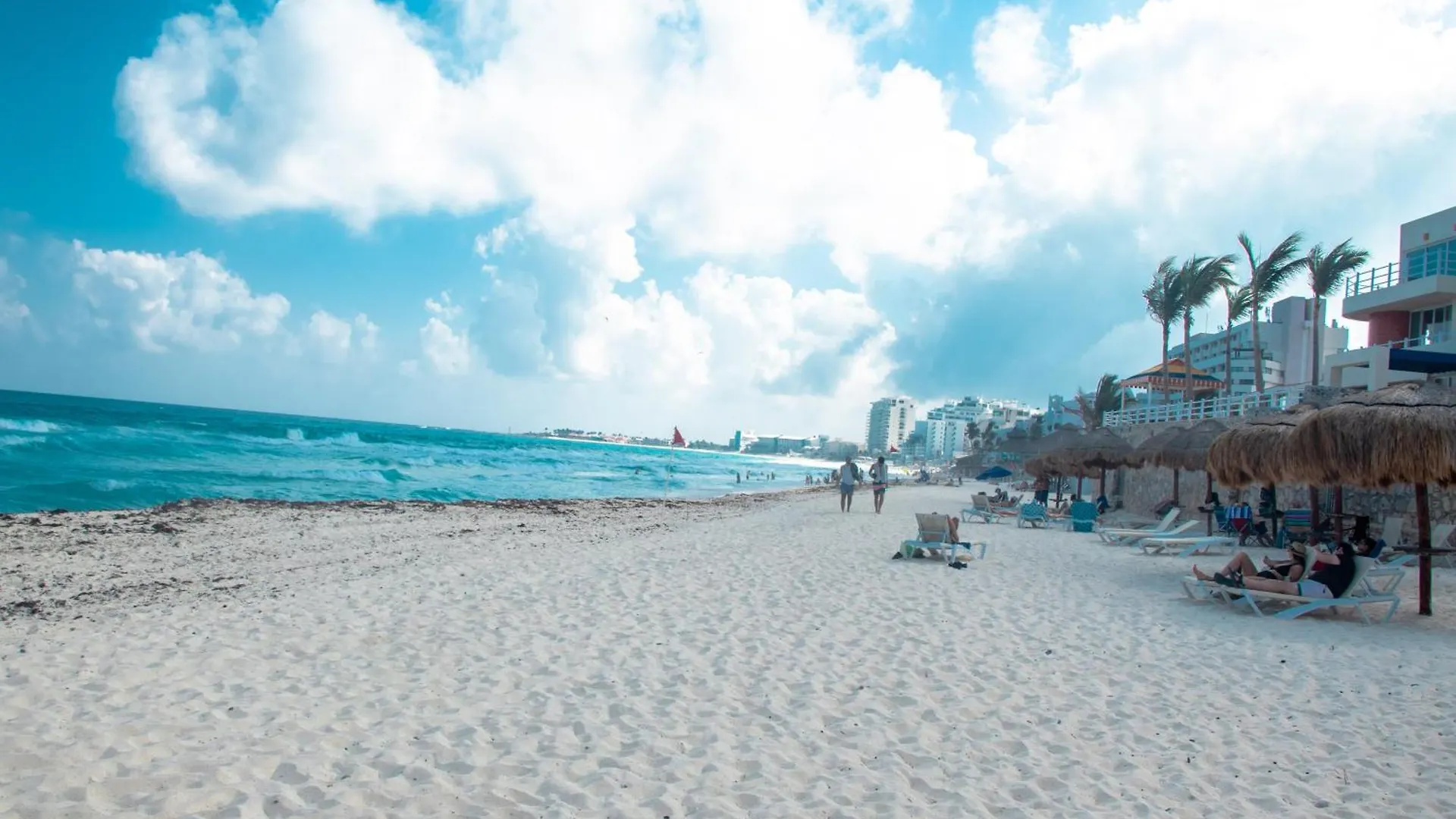 Beachfront Apartments Cancun