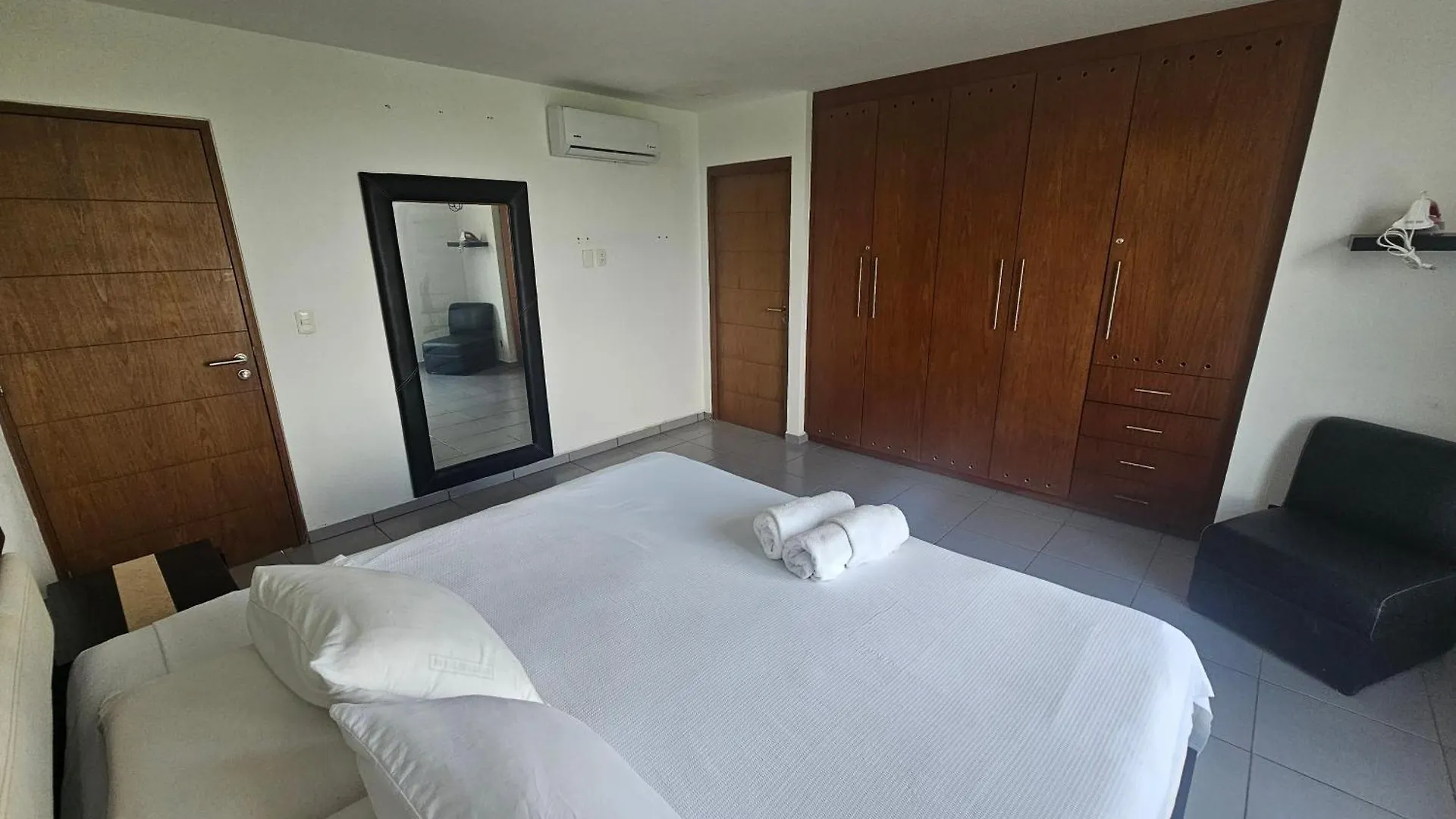 Beachfront Apartments Cancun