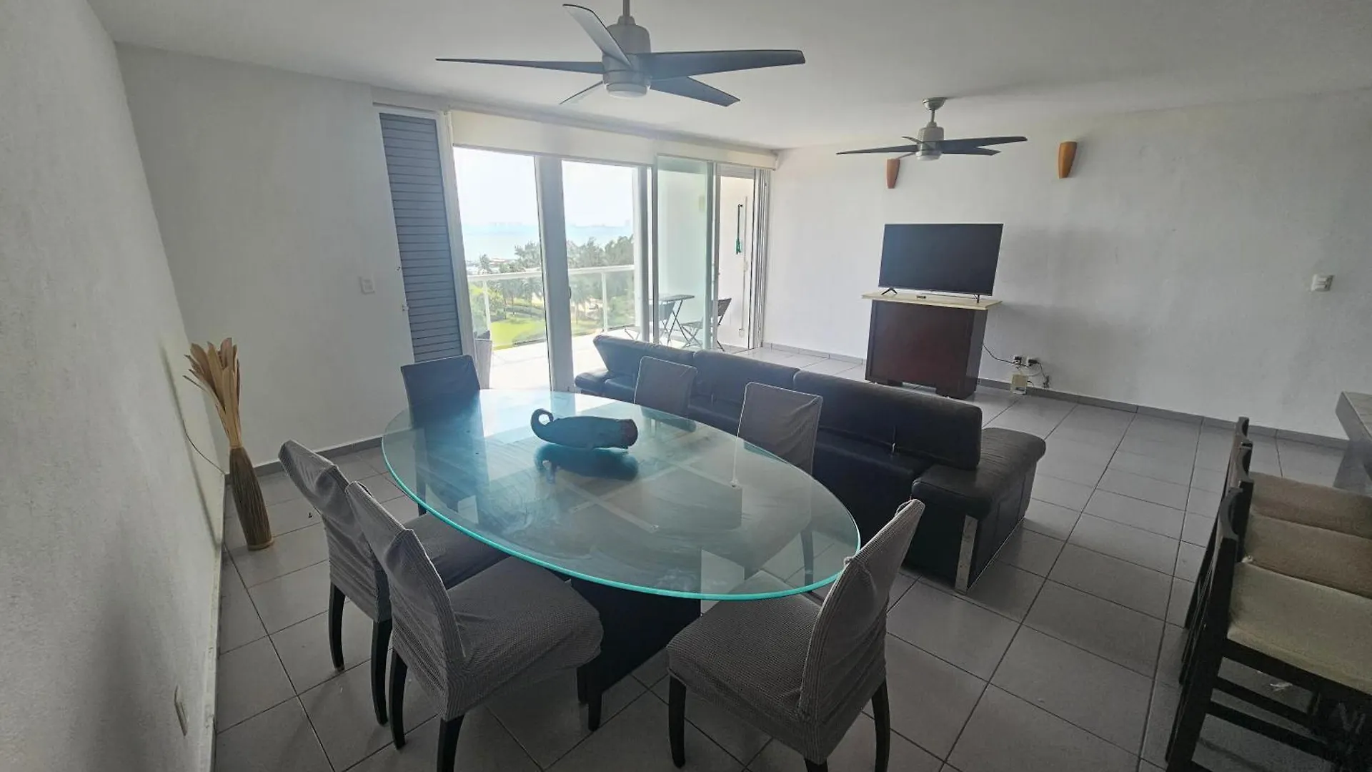 Beachfront Apartments Cancun
