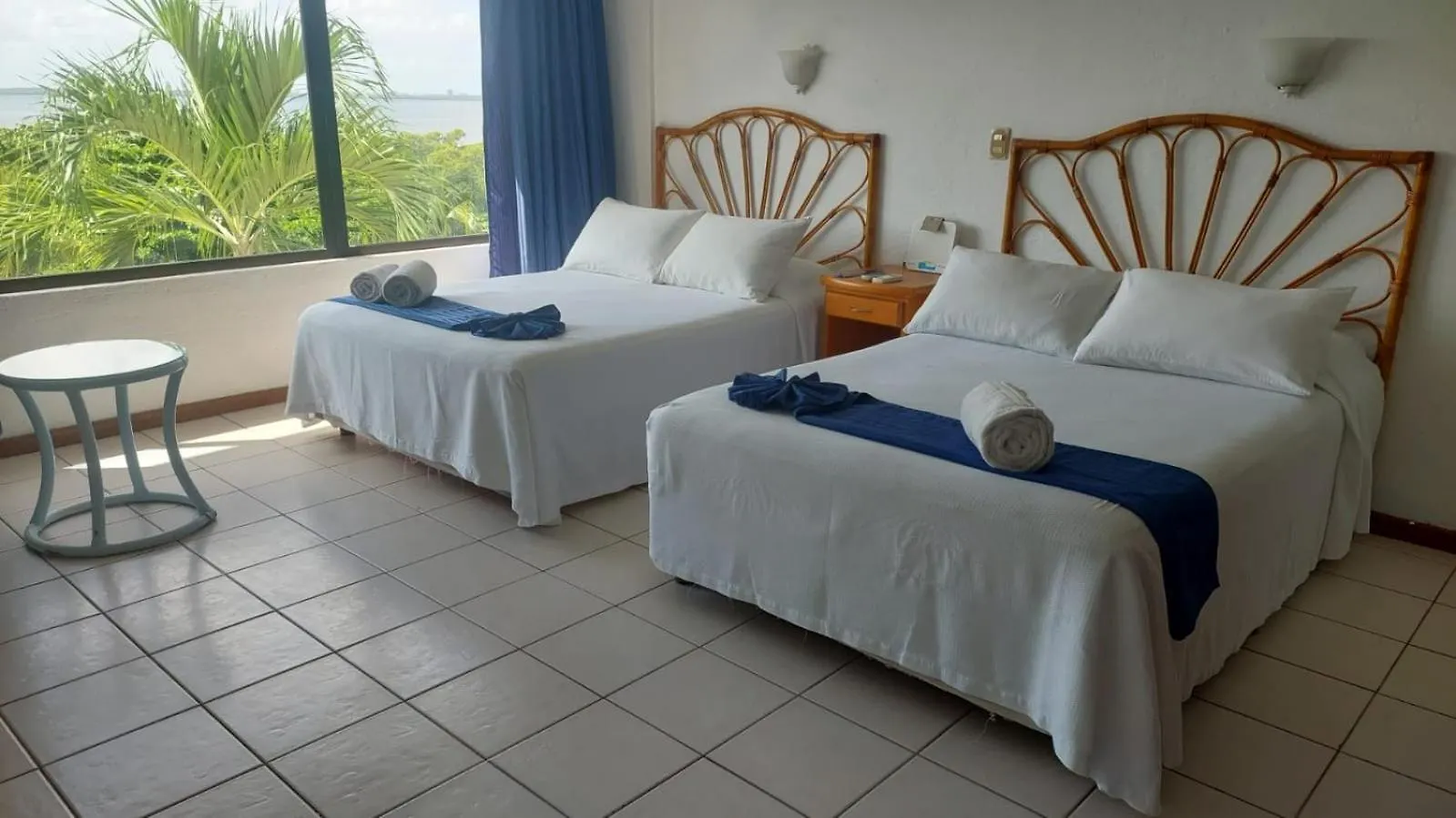 Beachfront Apartments Cancun