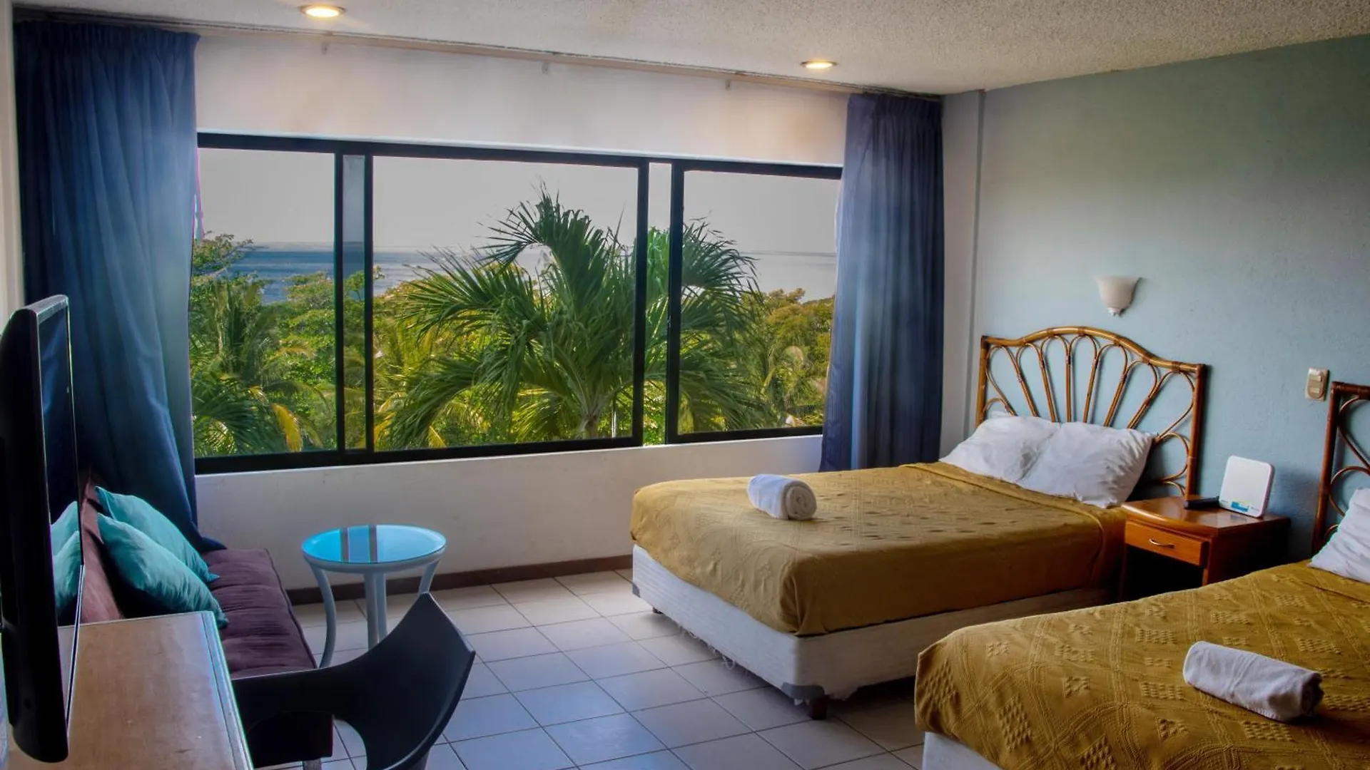 Beachfront Apartments Cancun