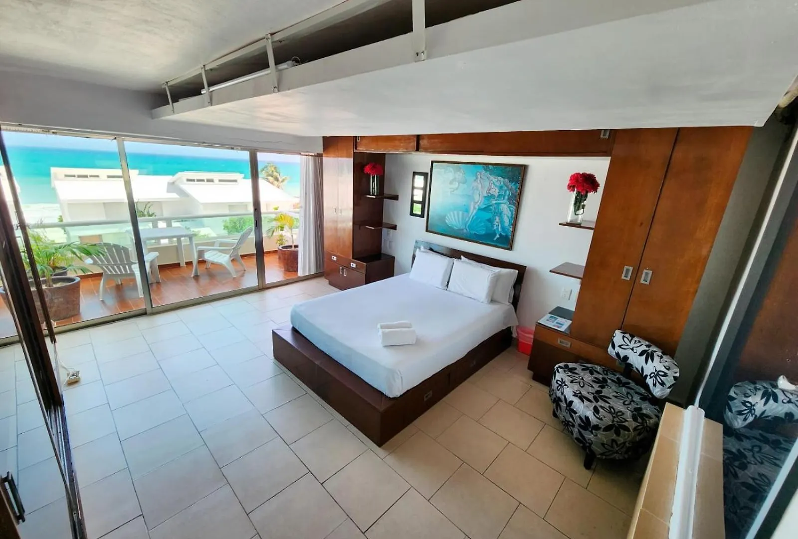 Beachfront Apartments Cancun