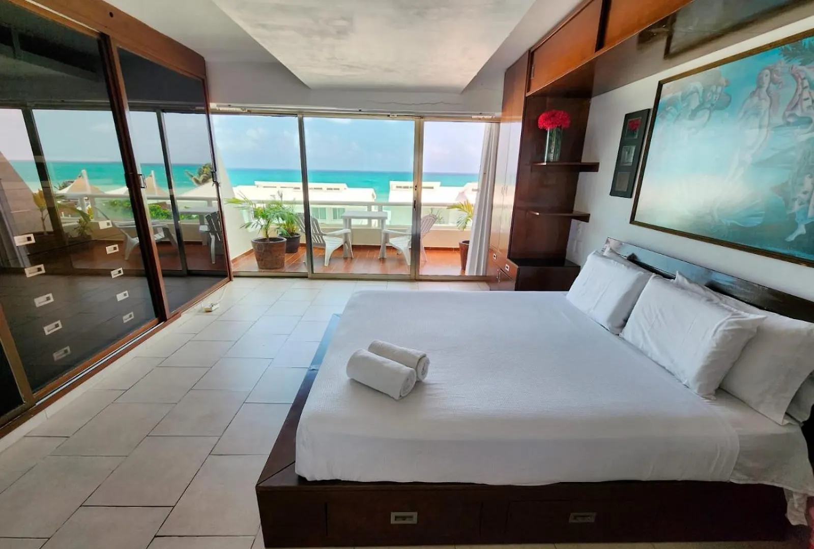 Beachfront Apartments Cancun