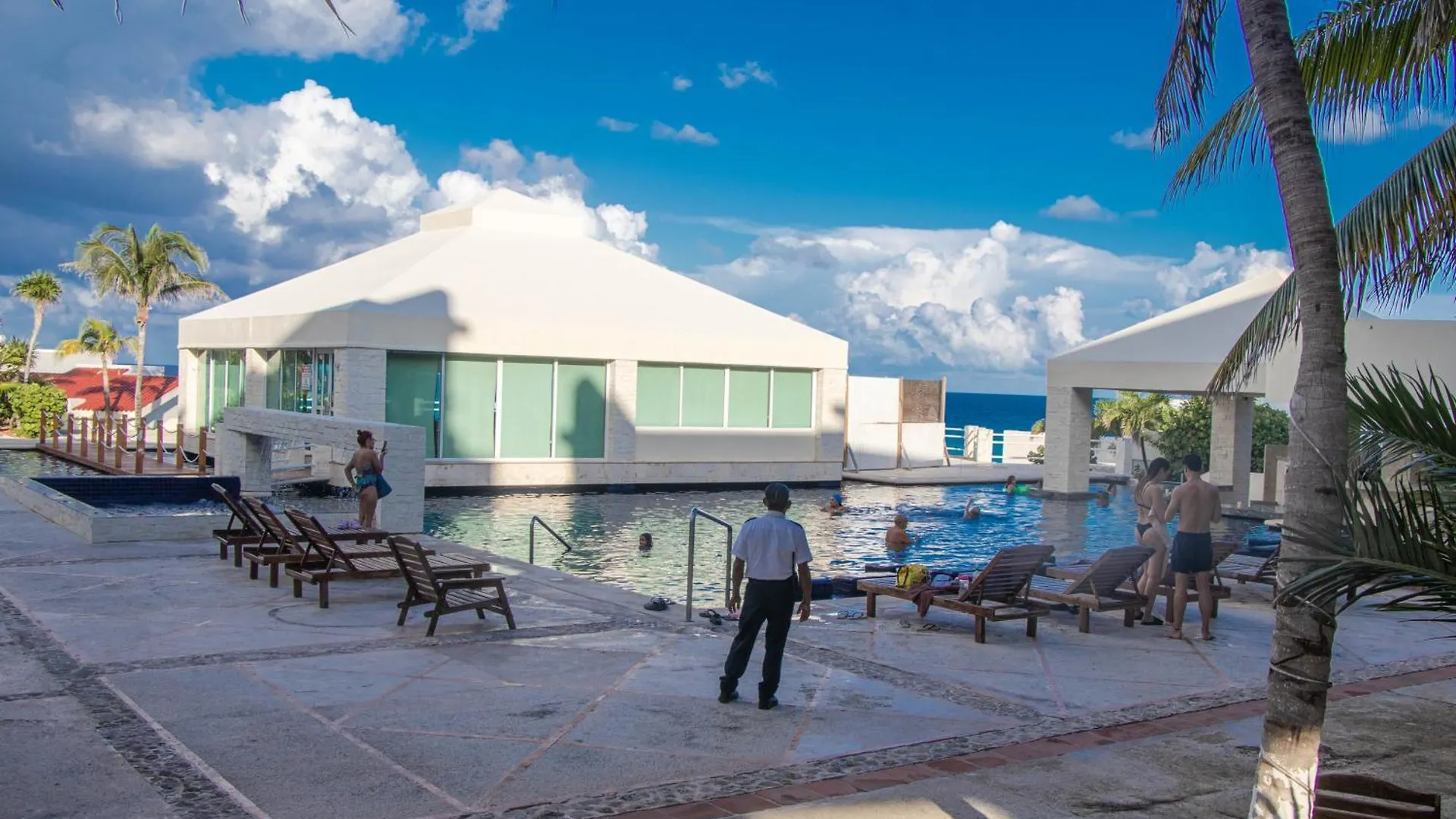 Beachfront Apartments Cancun 0*,